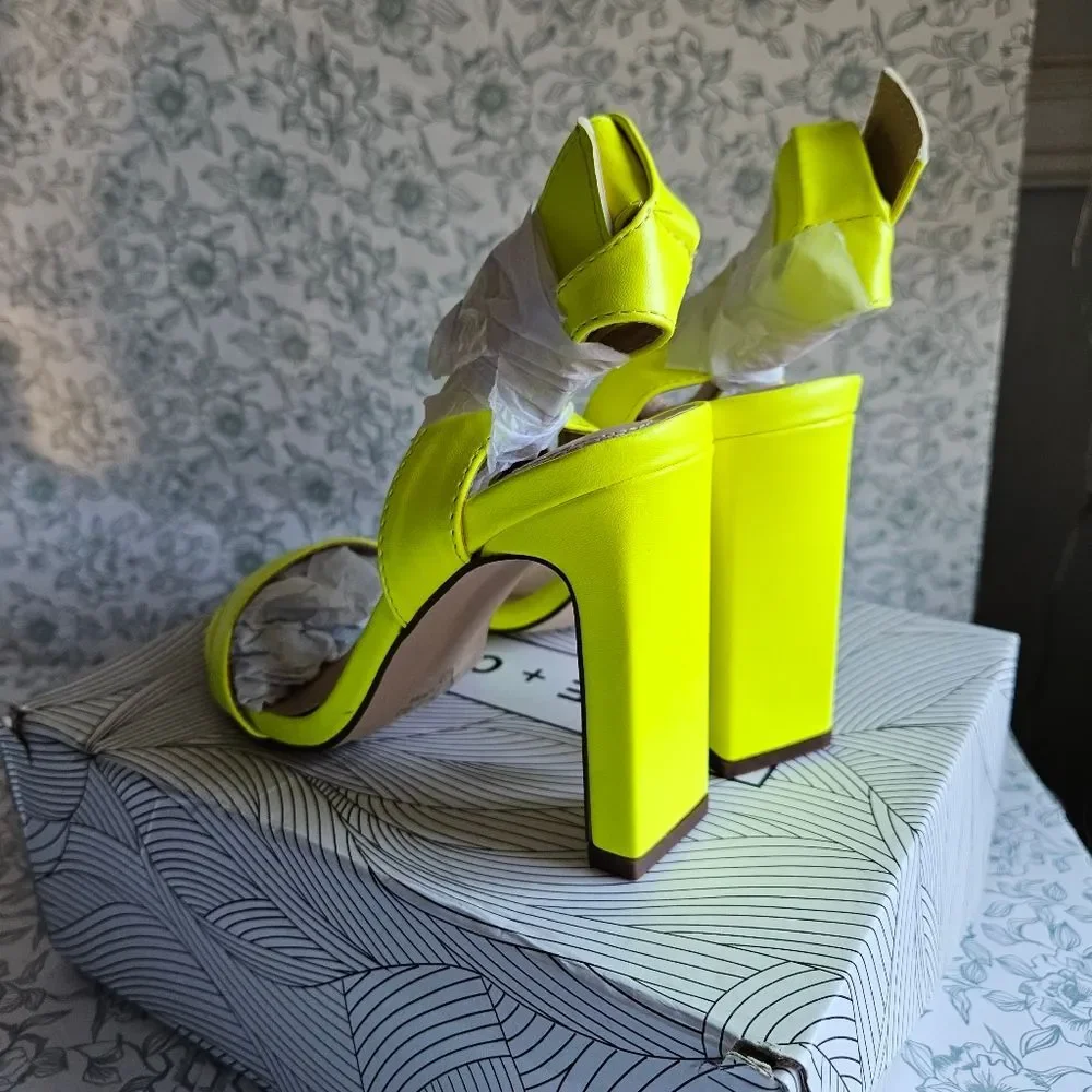 NIB Chase & Chloe Aita Ankle Strap Sandal | 7